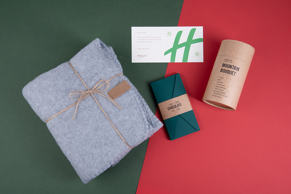 Holiday Inn: New Year Presents